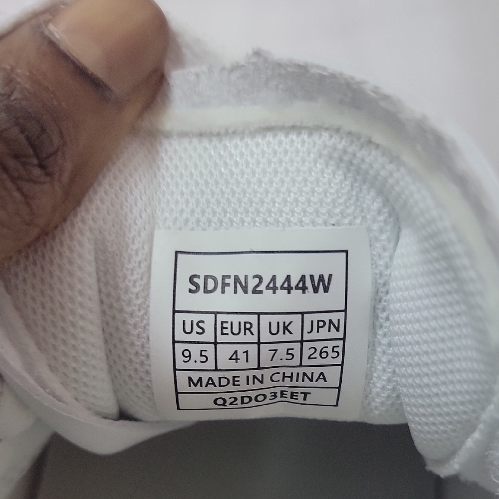 Nike White and Blue Men's Sneakers - Picture 2 of 7